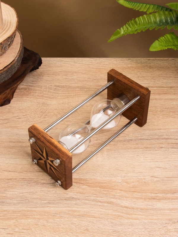 Песочные часы "Стороны света" 7,5х7,5х19 см, дерево, сталь