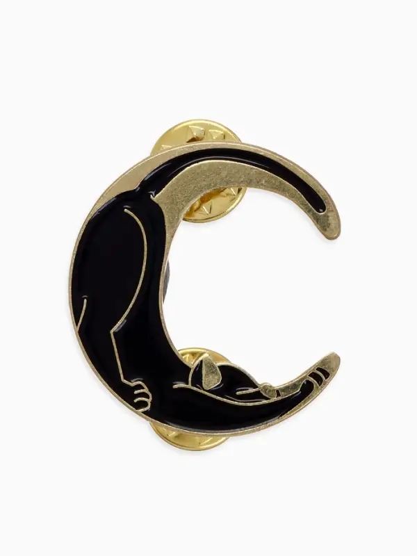 Значок-оберег &laquo;Лунный кот&raquo;, чёрный в золоте