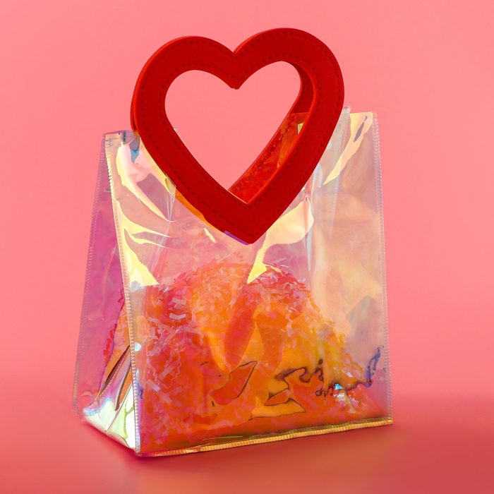 Пакет подарочный из ПВХ, красный, ирридисцентный, 20 х 18 х 10 см Пакет подарочный из ПВХ, красный, ирридисцентный, 20 х 18 х 10 см