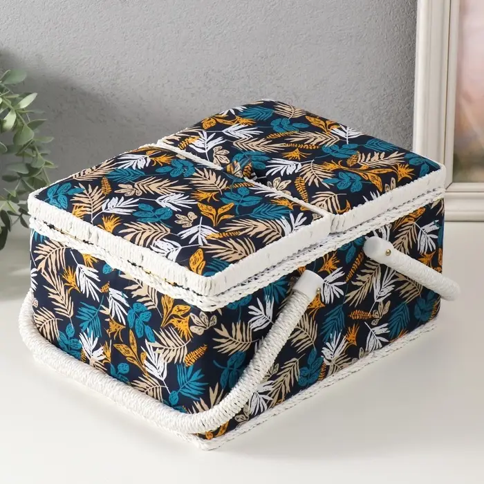 Шкатулка для рукоделия и шитья &laquo;Лесные веточки на синем&raquo;, хранение ниток, иголок, мелочи, 19&times;26&times;14.5 см