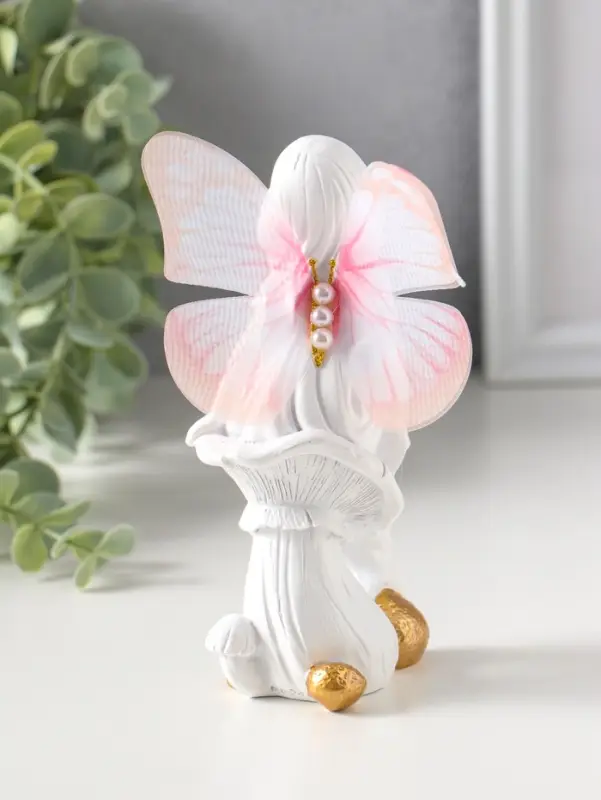 Сувенир полистоун "Девочка-бабочка на грибочке" белый 5,5х7х14,5 см