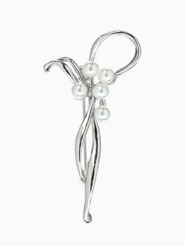 Брошь &laquo;Бантик&raquo;, жемчуг, цвет белый в серебре