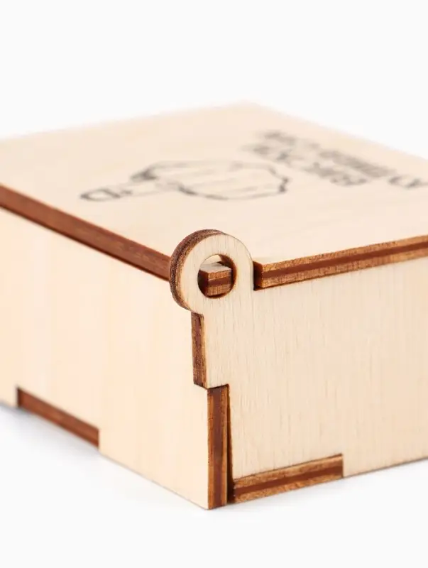 Коробка подарочная деревянная &laquo;Купишь сам&raquo; 8.5&times;6&times;3.5 см