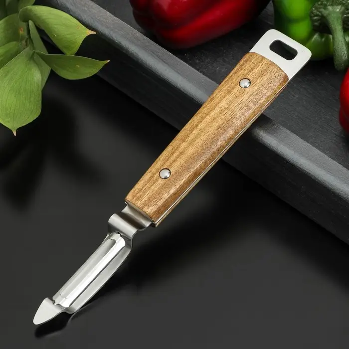 Овощечистка вертикальная Доляна «Дровосек», нержавеющая сталь, цвет коричневый Овощечистка вертикальная Доляна «Дровосек», нержавеющая сталь, цвет коричневый