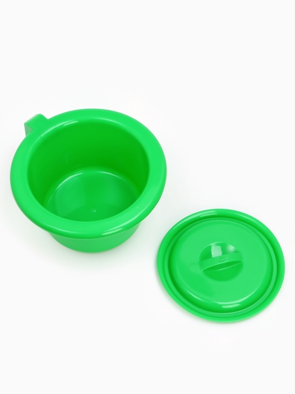 Горшок детский  с крышкой