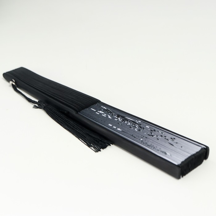 Веер бамбук, текстиль h=21 см  Веер бамбук, текстиль h=21 см "Бабочки в траве" чёрно-белый, с кисточкой