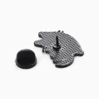 Значок &laquo;Котейка&raquo;, белый в чёрном металле