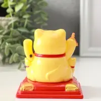 Маятник настольный антистресс &laquo;Жёлтый Манэки-нэко с котятами и золотом&raquo;, 8&times;8&times;8.2 см