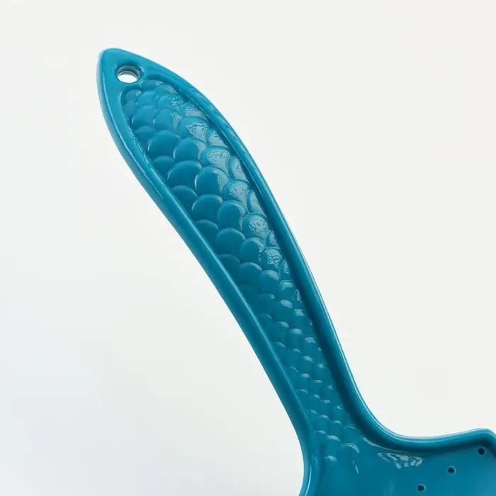 Щётка - пуходёрка большая, основание 68&times;48 мм, мягкая с каплями, бирюзовая