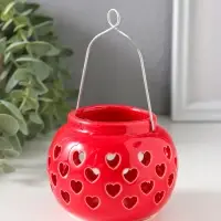 Подсвечник керамика 1 свеча "Фонарик с сердцами" красный 8х8х6,7 см