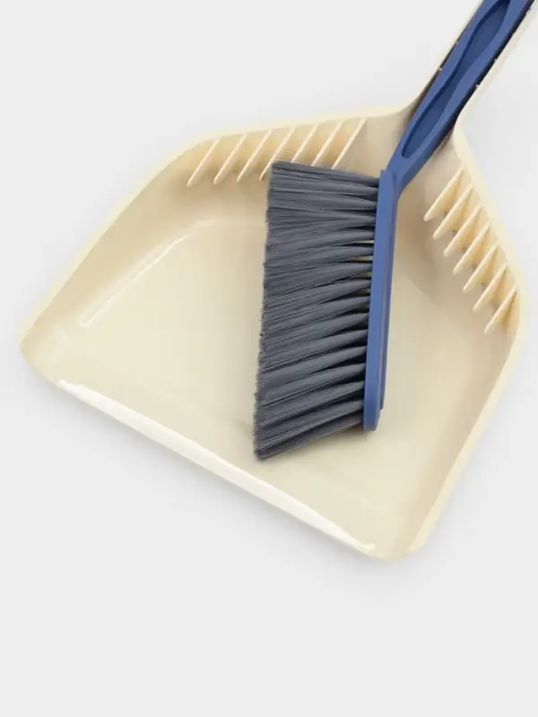 Набор для уборки: совок в комплекте с щеткой Набор для уборки: совок в комплекте с щеткой "Чистюля" 34х23х5,5 см