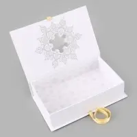 Коробка подарочная‒книга &laquo;Волшебного Нового года&raquo;, тиснение, 20&times;12.5&times;5 см