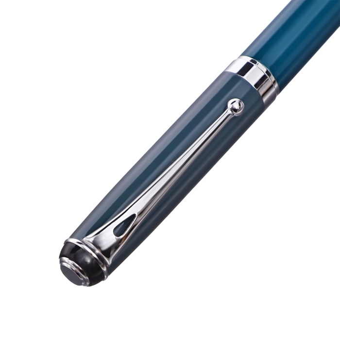 Ручка подарочная перьевая в кожзам футляре Классика корпус зеленый/серебро Ручка подарочная перьевая в кожзам футляре Классика корпус зеленый/серебро