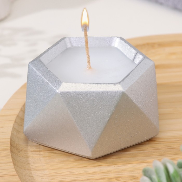 Свеча  Свеча "Шестиугольник. Мрамор" в подсвечнике из гипса малый,7х3,5см,серебро