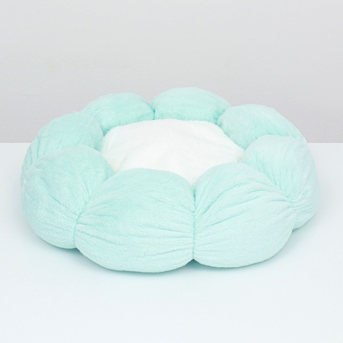 Лежанка для животных  Лежанка для животных "Облако", 55 см, бело-мятная