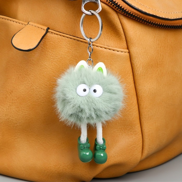 Пушистик на кольце  Пушистик на кольце "Чудик с ушками, в ботинках"   5х5х9 см