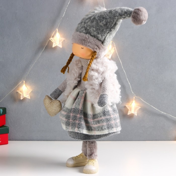 Кукла интерьерная Кукла интерьерная "Девочка в серой шубке и шапке с сердечком" 20х11х47 см