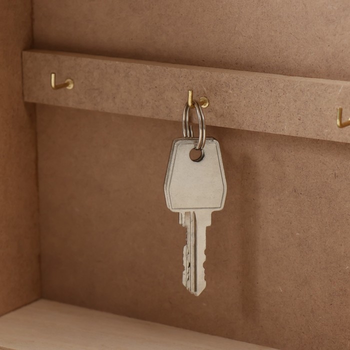 Ключница дерево 6 крючков Ключница дерево 6 крючков "Бабочки-ключи" золото 26х20,3х5,5 см