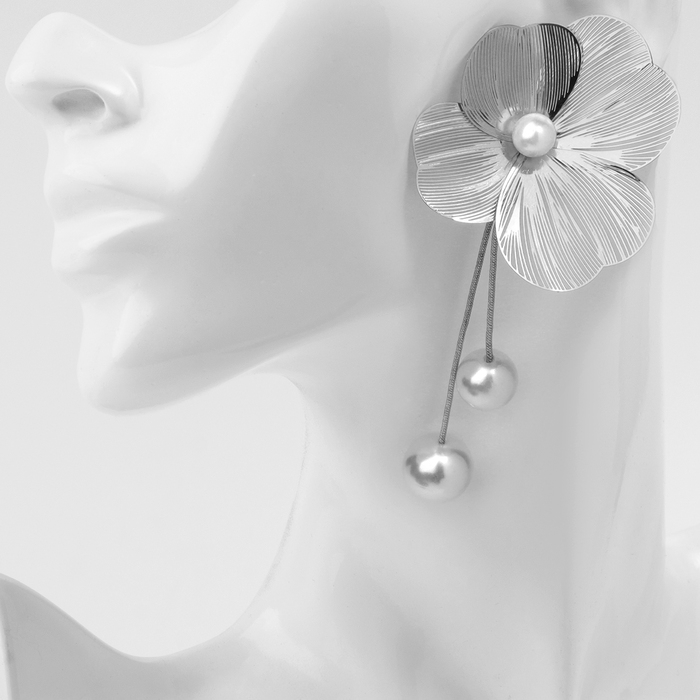 Серьги с жемчугом «Бусина» каталея, цвет серебро Серьги с жемчугом «Бусина» каталея, цвет серебро