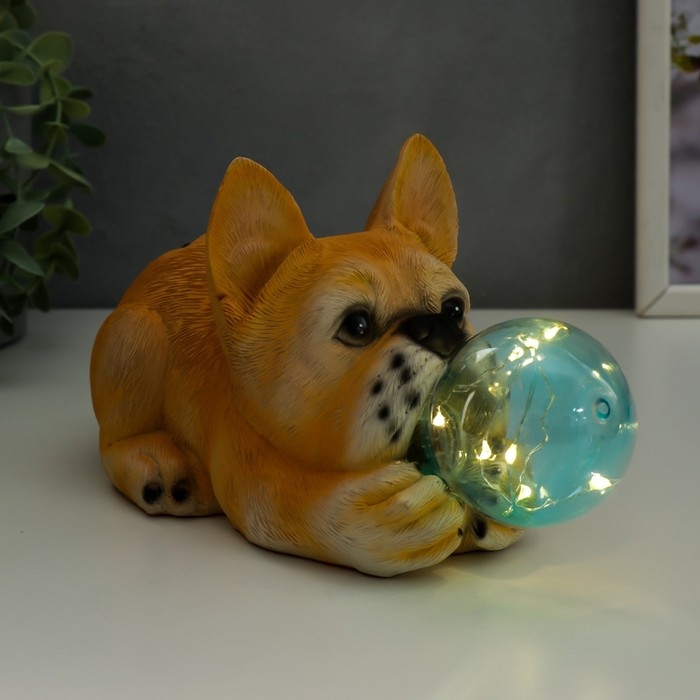 Сувенир полистоун свет Сувенир полистоун свет "Бульдог и мыльный пузырь" от солнечной батареи 12х11,5х26 см