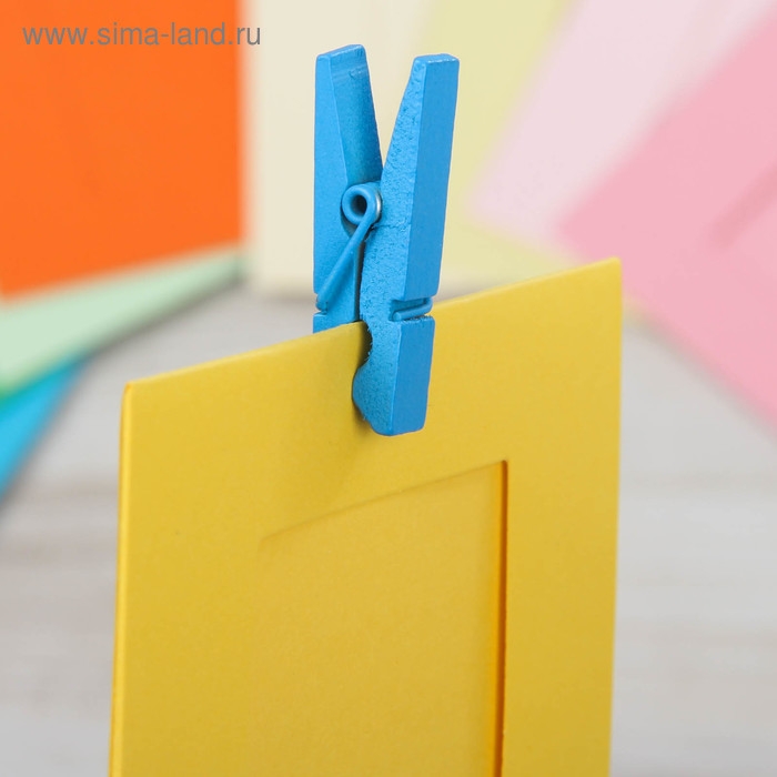 Набор фоторамок на прищепках  Набор фоторамок на прищепках "Цветные моменты", веревка: 2,5 м, прищепки: 0,6 × 3.5 × 0.8 см, фоторамки 10 шт., для фото 8,8 × 9,3 см