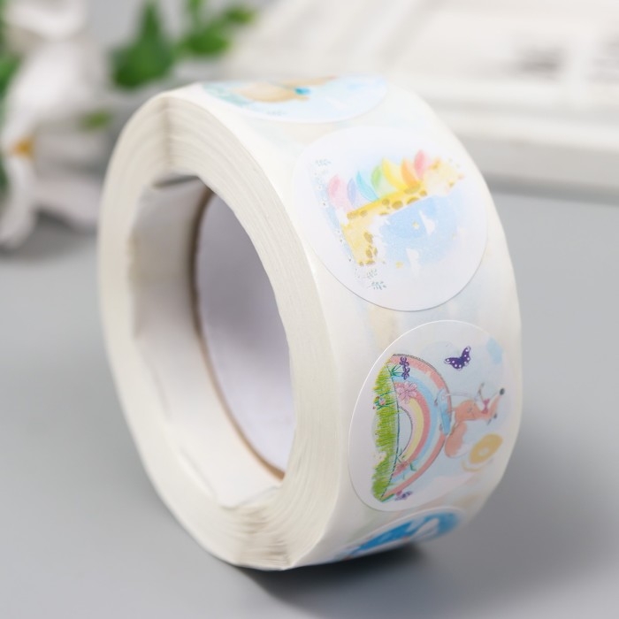 Наклейка бумага "Акварель. Зверушки" d=2,5 см 500 шт в рулоне 3х6,5х6,5 см