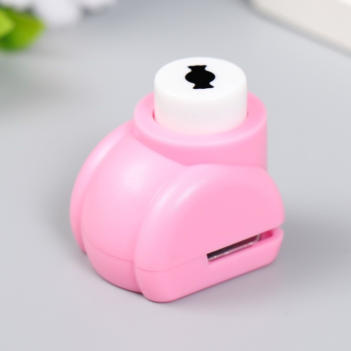 Набор для скрапбукинга Набор для скрапбукинга "Плавная волна" ножницы фигурные 13,5см+4 дырокола d=1,2см 11,2х18 см 94115