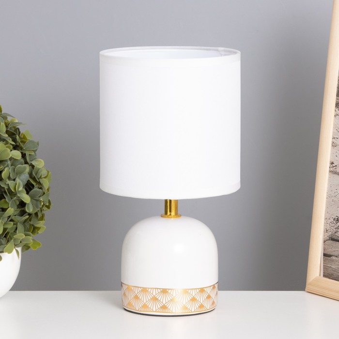 Лампа настольная Лампа настольная "Иоланда" 1х40Вт Е14 белый 13х13х25см