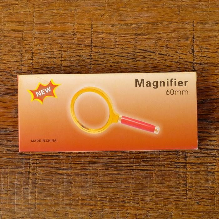 Лупа классическая в золотой оправе 6х, d=6см Лупа классическая в золотой оправе 6х, d=6см