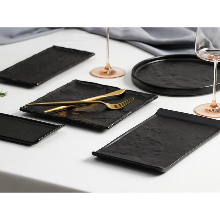 Блюдо фарфоровое для подачи Magistro Pietra lunare, 21×21 см, цвет чёрный Блюдо фарфоровое для подачи Magistro Pietra lunare, 21×21 см, цвет чёрный