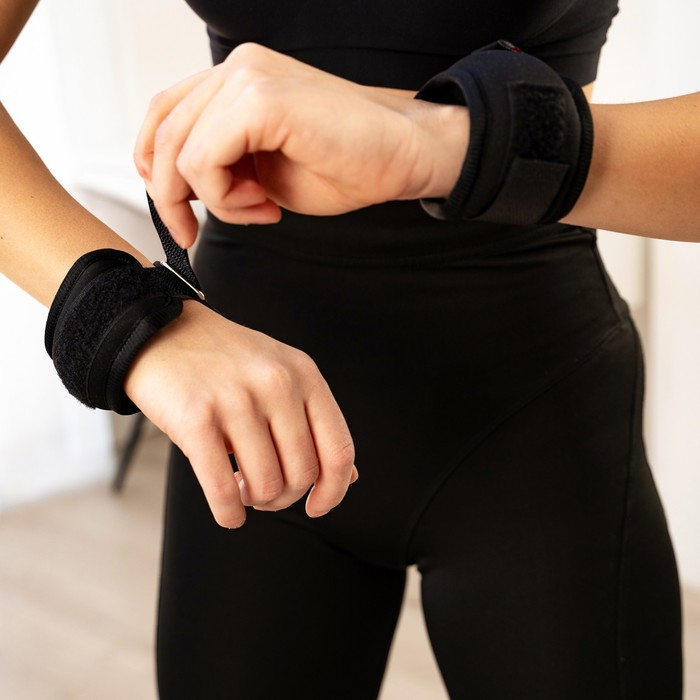 Утяжелители на запястье, 2 шт. × 300 г, цвет чёрный Утяжелители на запястье, 2 шт. × 300 г, цвет чёрный