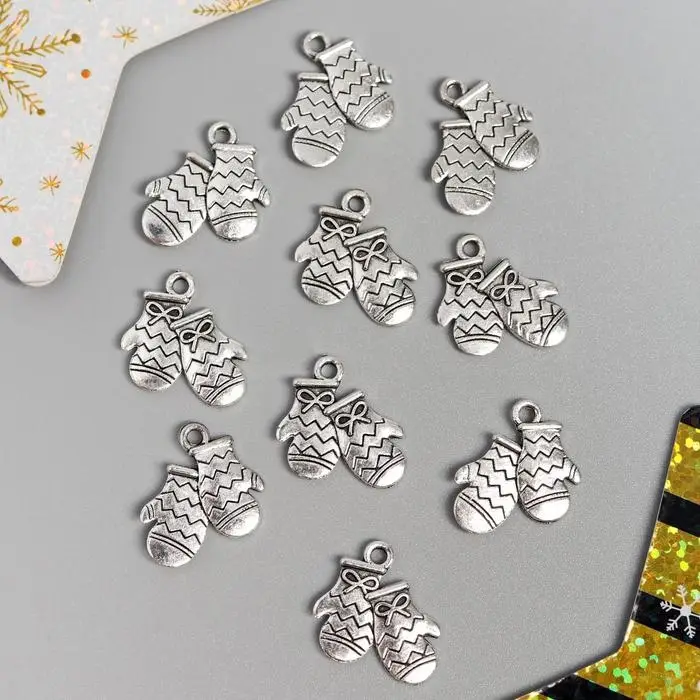 Декор для творчества металл Декор для творчества металл "Варежки" серебро 1,7х1,6 см