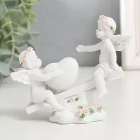 Фигурка полистоун &laquo;Ангелочки в розовых веночках качаются на качалке&raquo;, 10&times;11&times;4.5 см