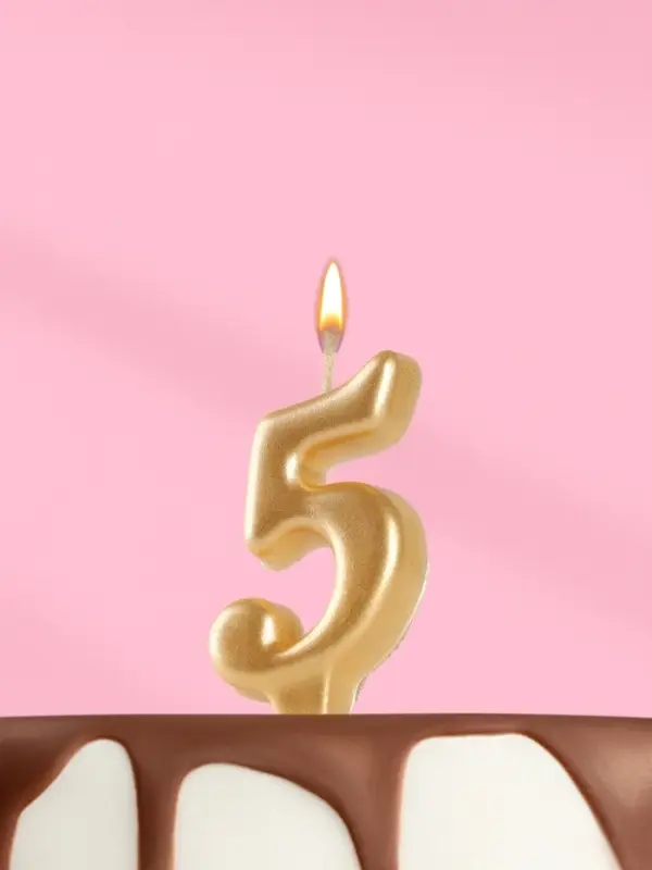 Свеча для торта «Цифра 5», золотая, 5.5 см Свеча для торта «Цифра 5», золотая, 5.5 см