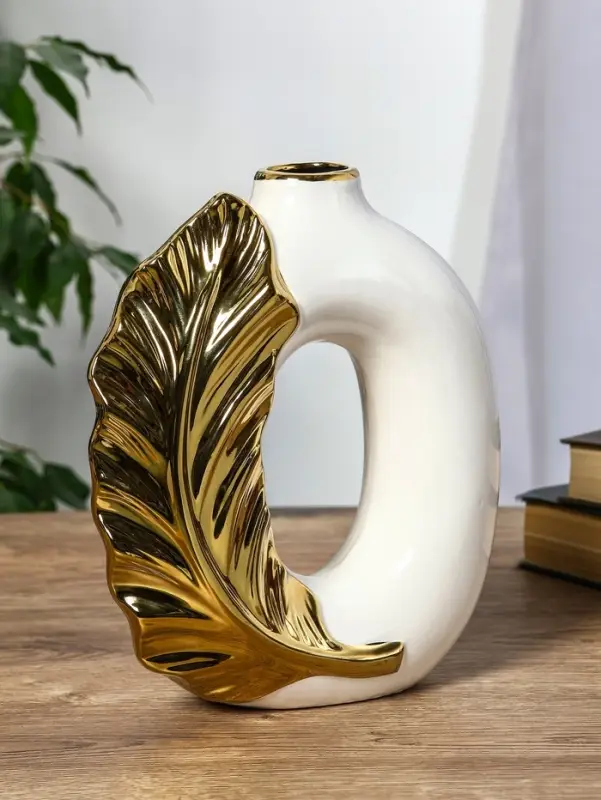 Ваза керамика настольная Ваза керамика настольная "Лорей" h=22х17,5 d=4 см, белый