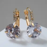 Серьги со стразами &laquo;Циркония&raquo; love you, белые в золоте