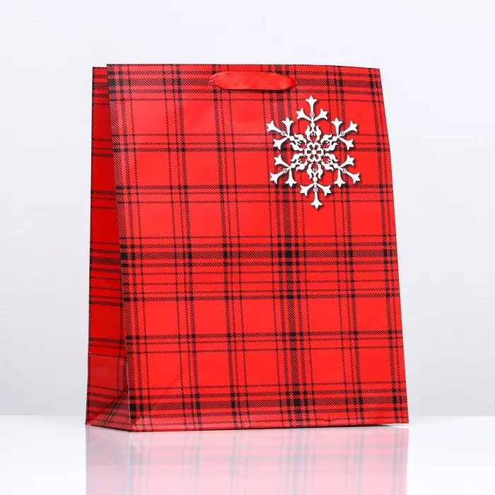 Пакет ламинированный «Скандинавская клетка» 26×32×12