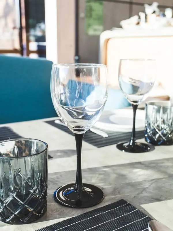 Бокалы для вина Luminarc Domino, 350 мл, размер одного бокала 7.5&times;20.5 см, набор 6 шт., стекло, прозрачные, чёрная ножка