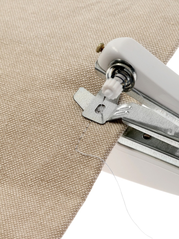 Швейная машинка LSH-09, механическая, портативная, белая Швейная машинка LSH-09, механическая, портативная, белая