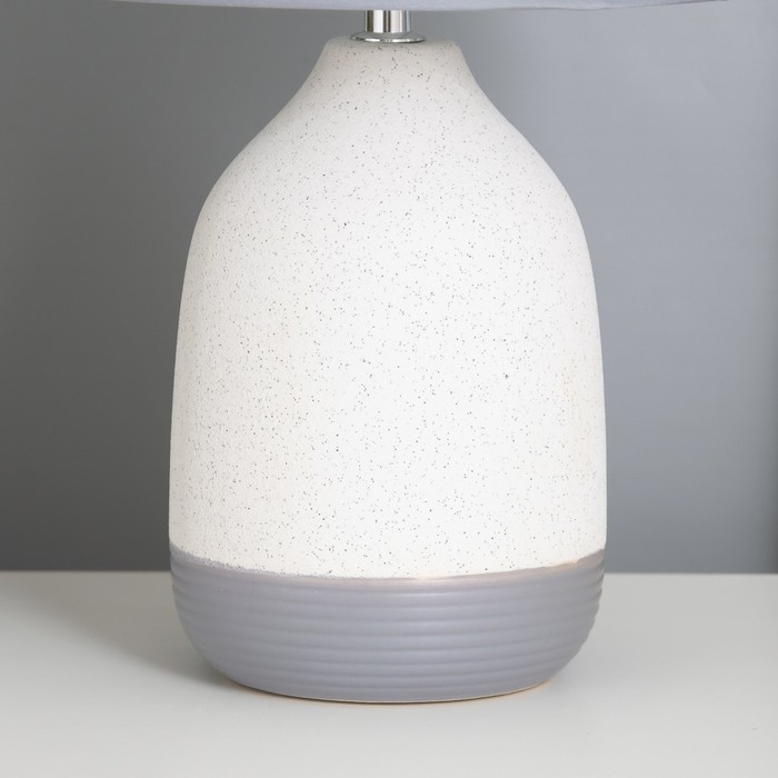 Лампа настольная Лампа настольная "Айме" 1х40Вт Е14 серый/белый 25х25х40см