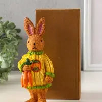 Сувенир полистоун "Заяц в вязанном свитере с охапкой моркови" 6,5х6,5х15,5 см Сувенир полистоун "Заяц в вязанном свитере с охапкой моркови" 6,5х6,5х15,5 см