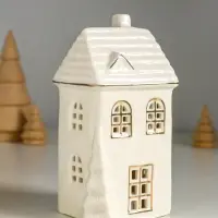 Сувенир керамика свет "Домик с ёлочкой" белый с золотом 7,5х6,5х14 см