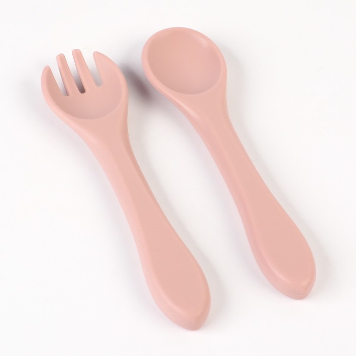 Тарелка детская на присоске и столовые приборы M&B, цвет пыльная роза Тарелка детская на присоске и столовые приборы M&B, цвет пыльная роза