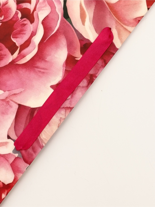 Пакет подарочный горизонтальный "Present with Love", 49 × 40 × 19 см