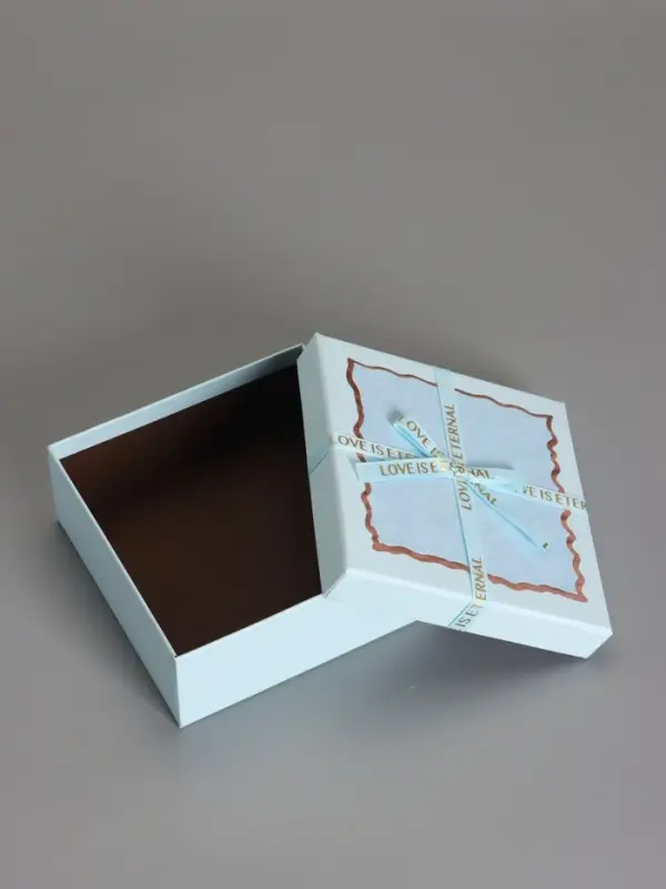 Наборок коробок 3 в 1 прямоугольные 19*19*9.8 17*17*8.0 15*15*6.5 см