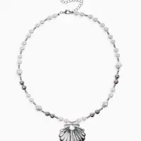 Колье на жемчужных бусах &laquo;Ракушка&raquo;, L=55 см, белый в серебре