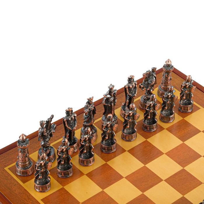 Шахматы сувенирные  Шахматы сувенирные "Рыцарские", h короля-7 см, пешки-6 см. d-2 см, 36 х 36 см