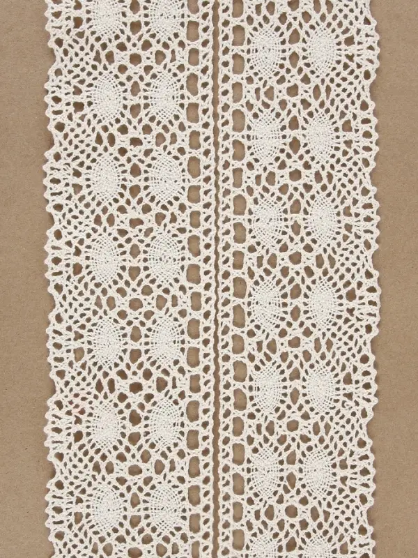 Кружево вязаное, 70 мм, 10&plusmn;1 м, бежевое