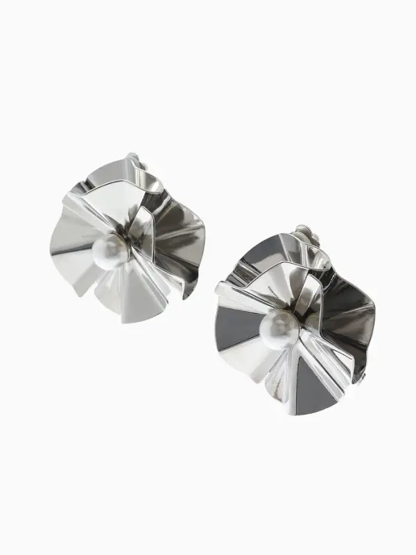 Серьги клипсы для ушей QF &laquo;Тренд. Объёмный цветок&raquo;, металл, цвет серебро