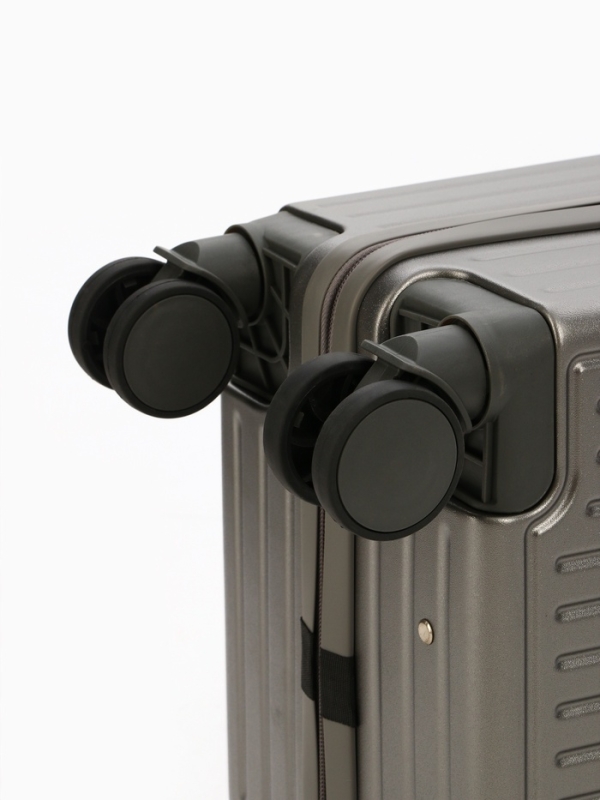 Чемодан 20 Чемодан 20", PС, 34*22*56, отд на молнии, код замок, 4 колеса, т. серый